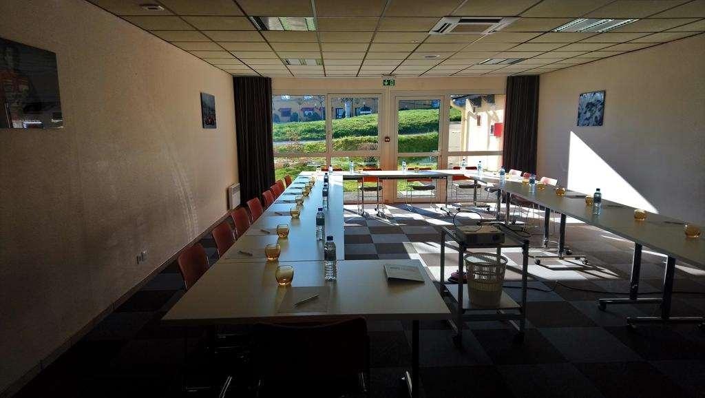 Brit Hotel Les Evens Saint-Saturnin  Bekvämligheter bild